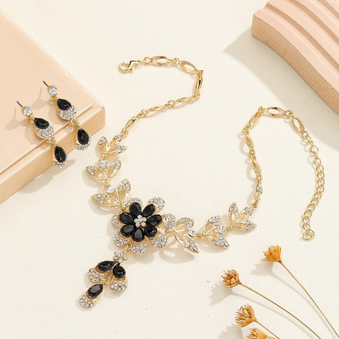 Gold Black Jewelry Sets for Women Trendy Prom Wedding Jewelry Set Black Gold Crystal Flower Necklace Earrings Set Sparkly Black Prom Dresses Formal Accessories Womens Christmas Gifts