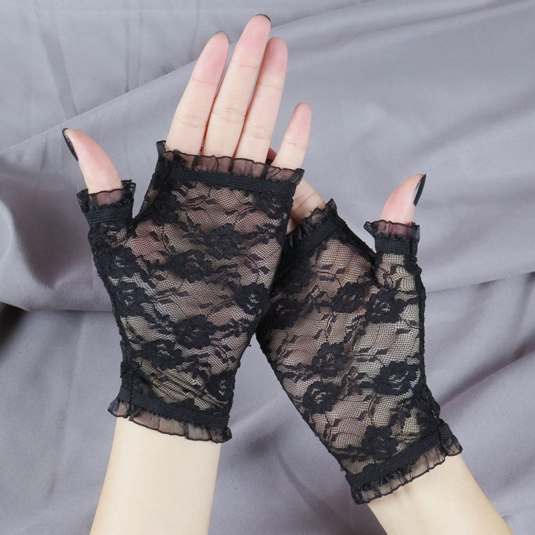 IRYNA 1Pair Fingerless Gloves Lace Gloves Fingerless Short Black Lace Gloves for Women Fingerless Lace Gloves Black Gloves for Halloween Party Costume Accessory